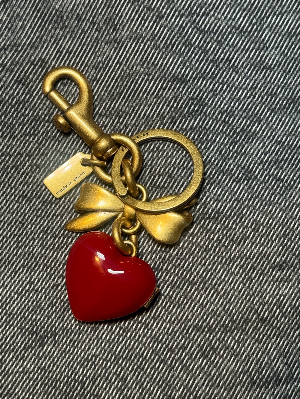 Coach Heart Locket - Picture 4 of 7